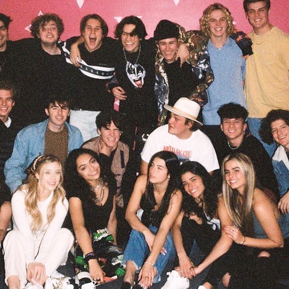 TIK TOK MYSTERY BOX - Picture 4 of 12